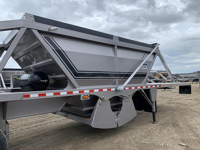 2022 Loadline 42’ Triaxle Cross Clam Dump