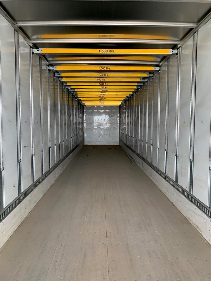 Used 2020 Manac 53' Tridem Dry Van