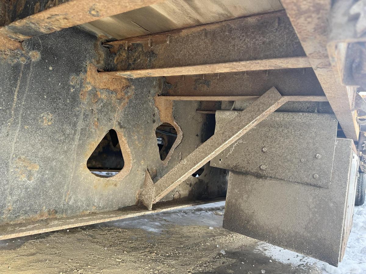 Used 2016 Manac 53' Tridem Step Deck