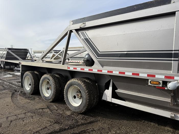 Used 2021 Load Line 40’ Tridem Clam Dump