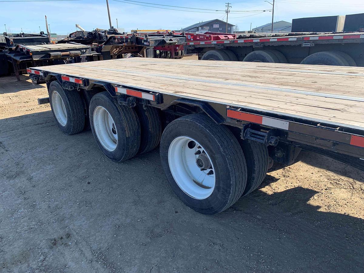 Used 2023 Lode King 53' Tridem Step Deck