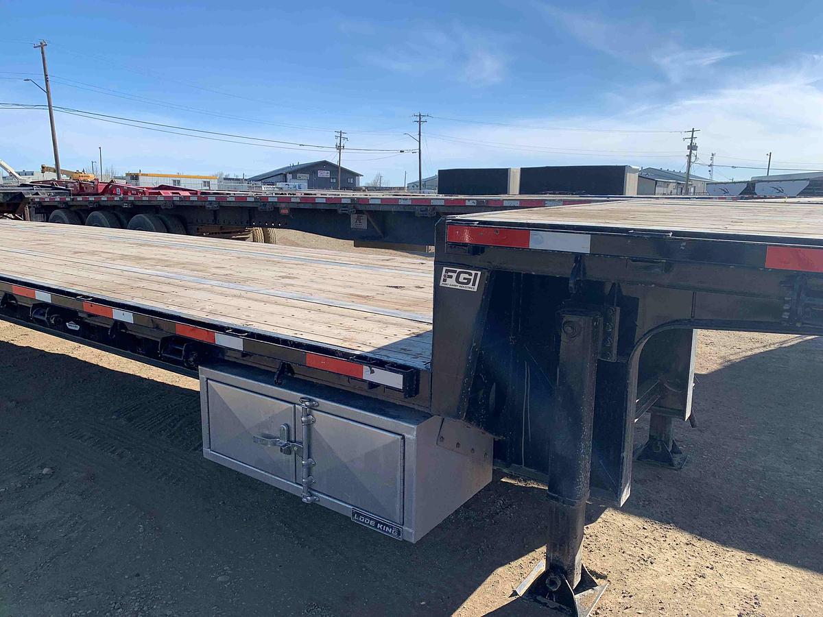 Used 2023 Lode King 53' Tridem Step Deck