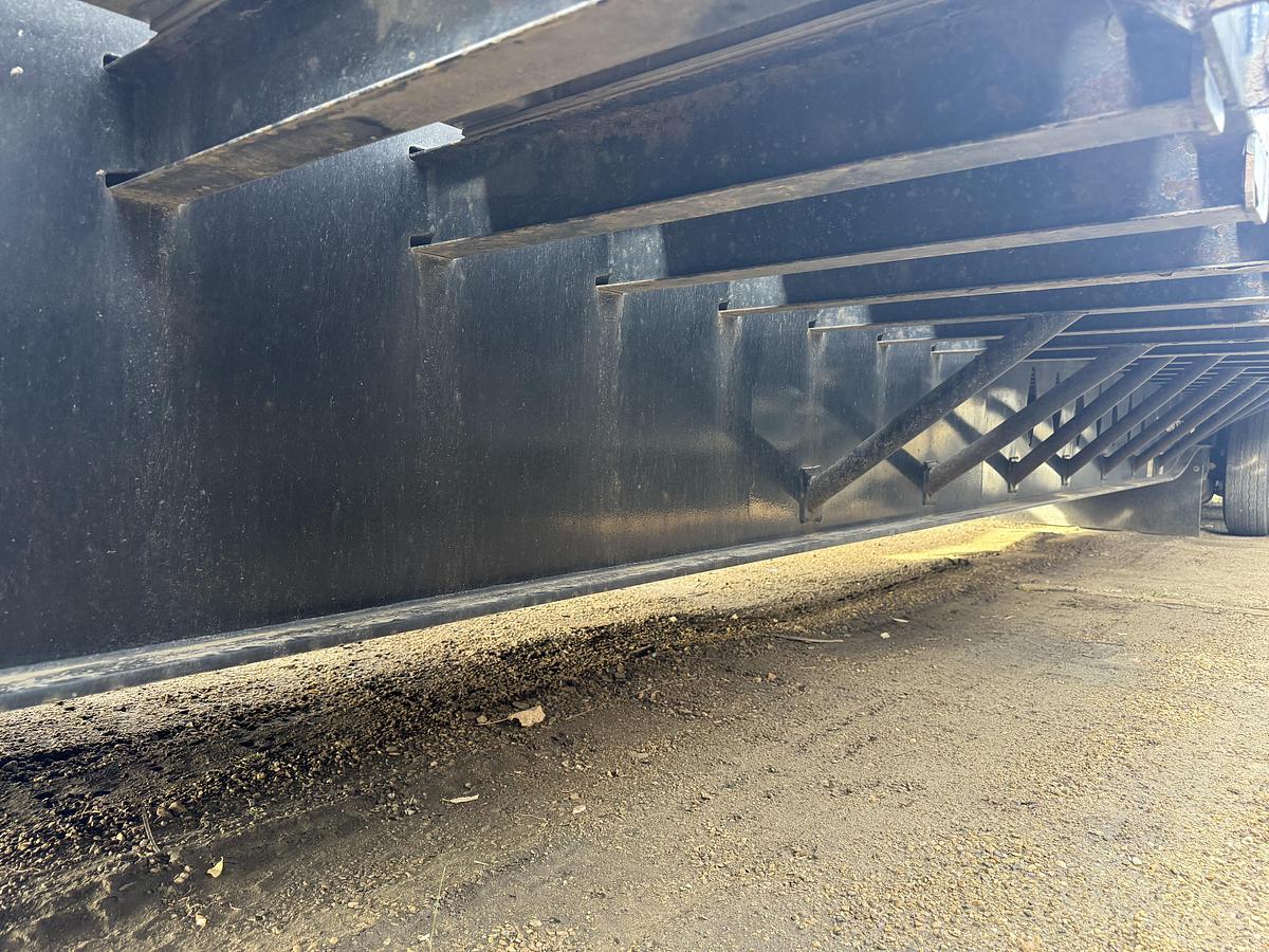 Used 2022 Lode King 53' Tridem Step Deck with Ramps