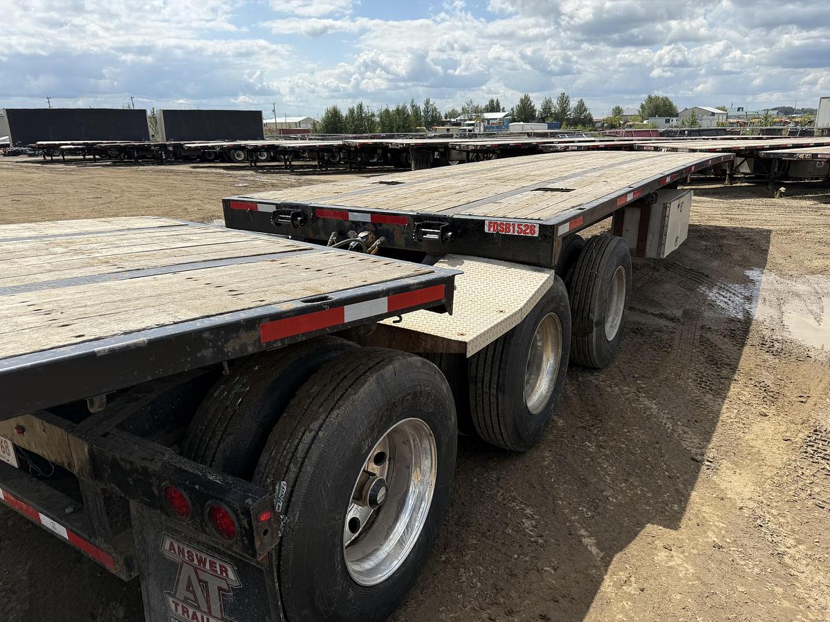 Used 2013 Fontaine Flat Deck Super B Lead/Pup