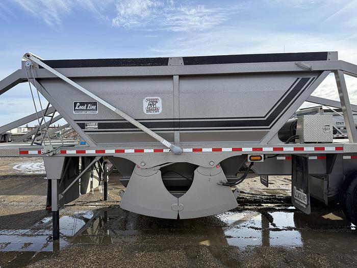 Used 2022 Load Line 42’ Triaxle Gravel Crossgate Clam Dump