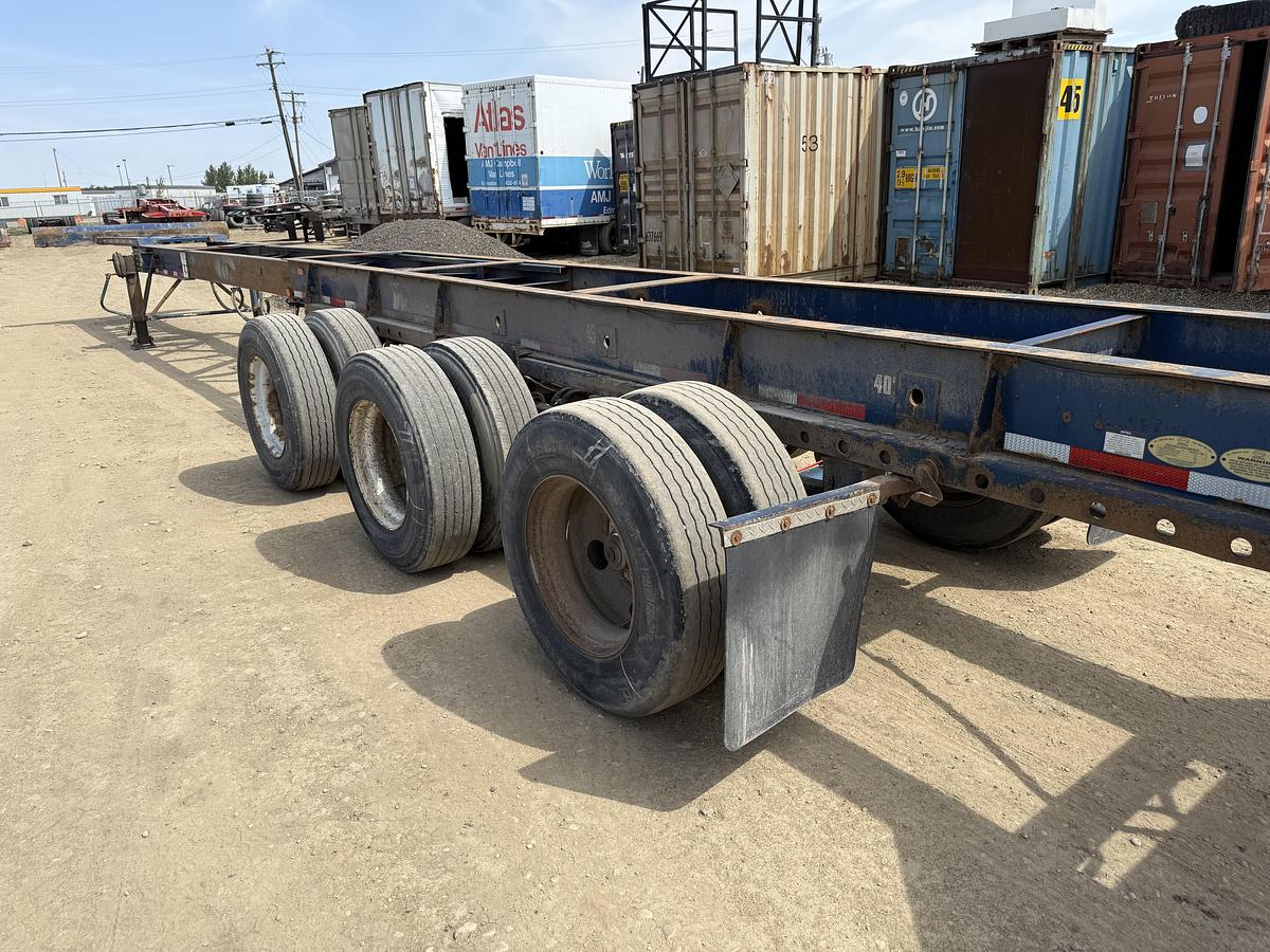 Used 2005 MAXAT 40' Tridem Extendable/Trombone Container Chassis