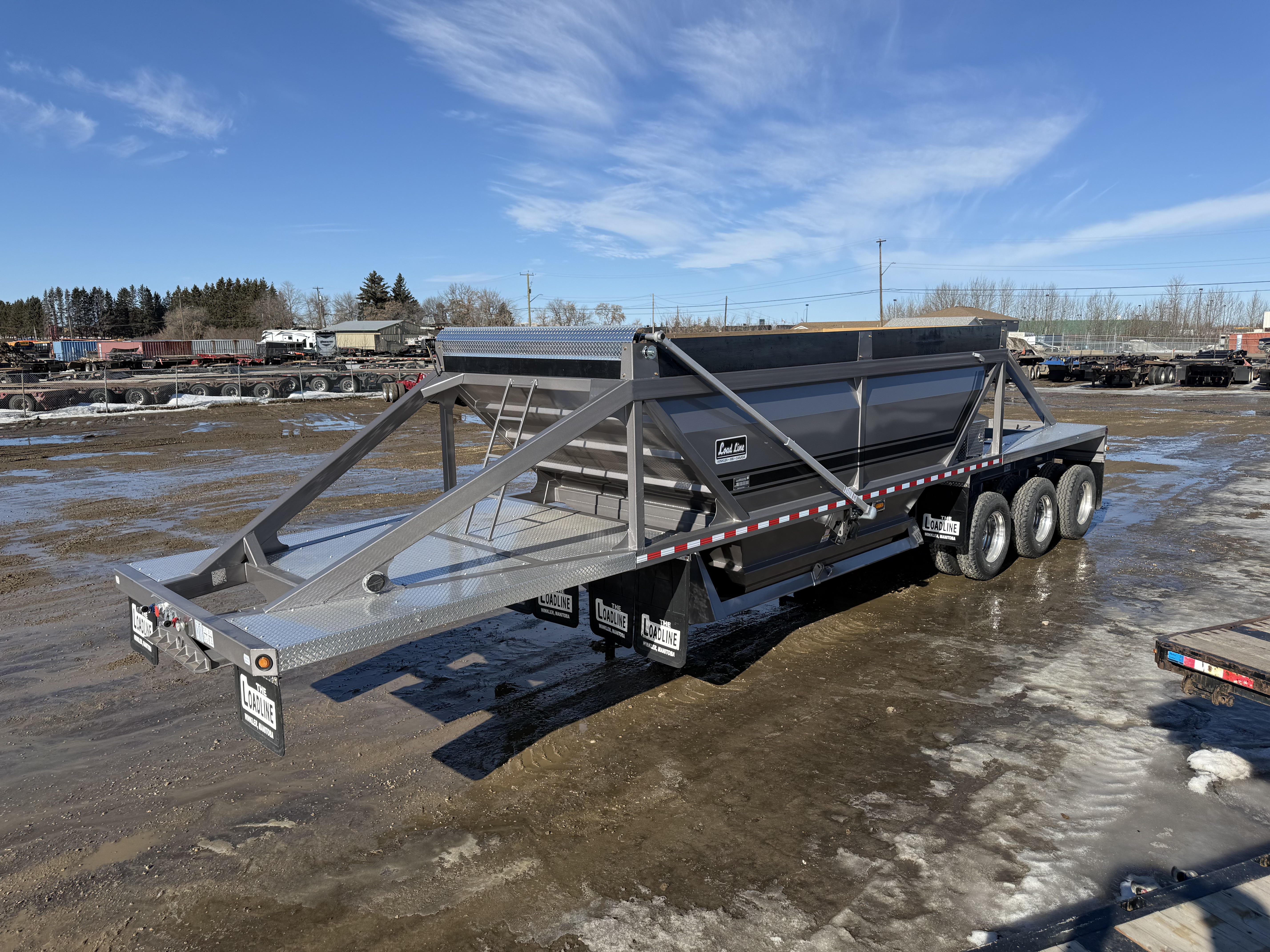 Used 2027 Load Line 42’ Tridem Clam Dump