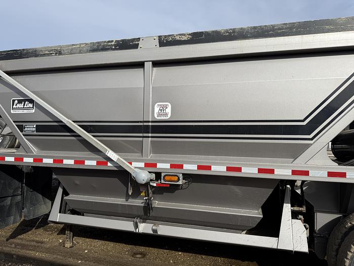 Used 2022 Load Line 40' Tridem Clam Dump