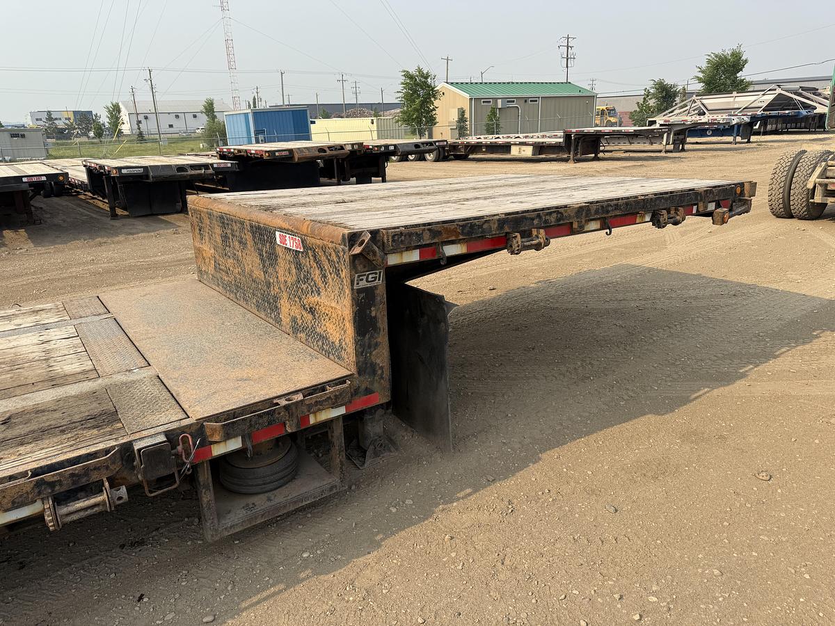 Used 2014 Lode King 53' Tridem Extendable/Trombone Step Deck