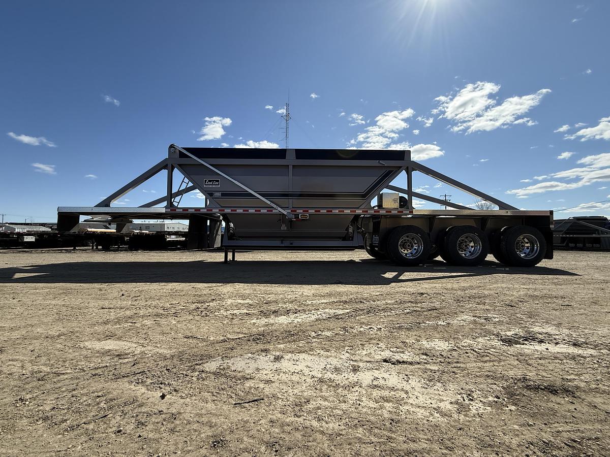 2025 Load Line 42’ Tridem Clam Dump