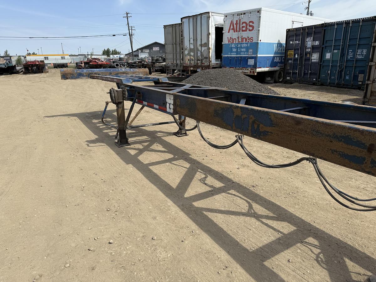 Used 2005 MAXAT 40' Tridem Extendable/Trombone Container Chassis