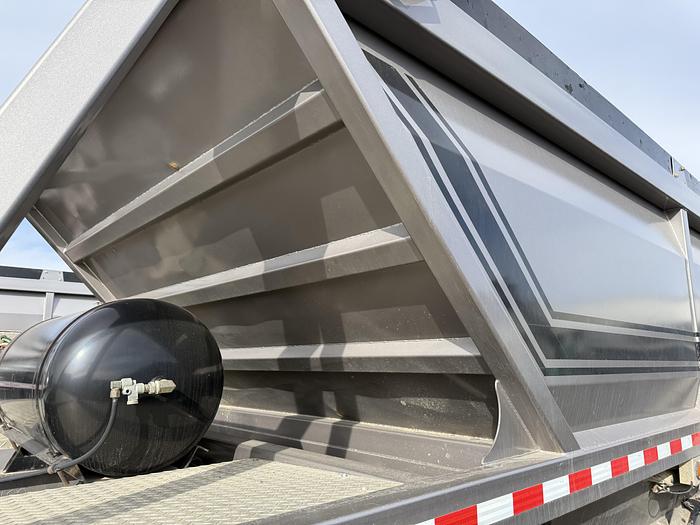 Used 2021 Load Line 40’ Tridem Clam Dump