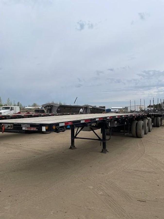Used 2023 Lode King Super B Flat Deck Trailer - #FDSB1272/1273