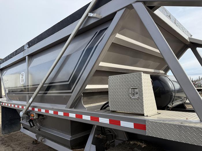 Used 2021 Load Line 40’ Tridem Clam Dump