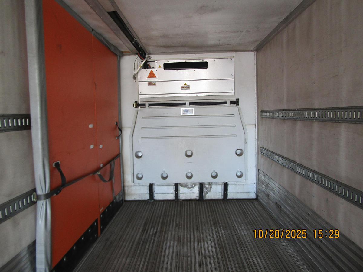 Used 2017 Utility 53' Multi-Temp Tridem Reefer/Refrigerated Van