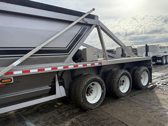 Used 2021 Load Line 40’ Tridem Clam Dump