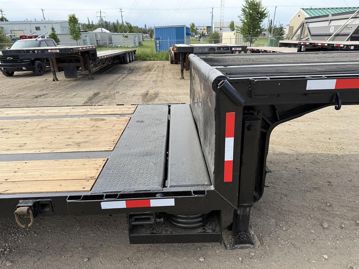 Used 2013 Manac 53' Tridem Extendable/Trombone Step Deck