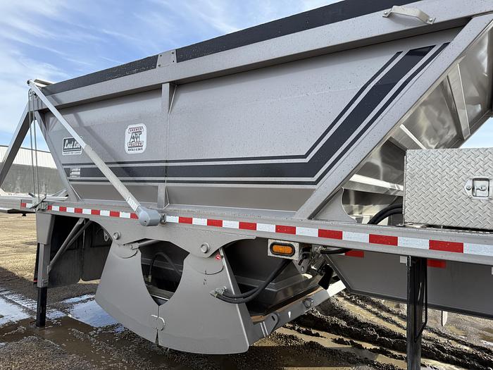 Used 2022 Load Line 42’ Triaxle Gravel Cross Clam Dump