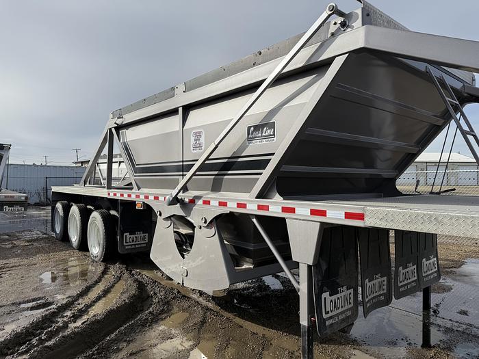 Used 2022 Load Line 42’ Triaxle Gravel Cross Clam Dump