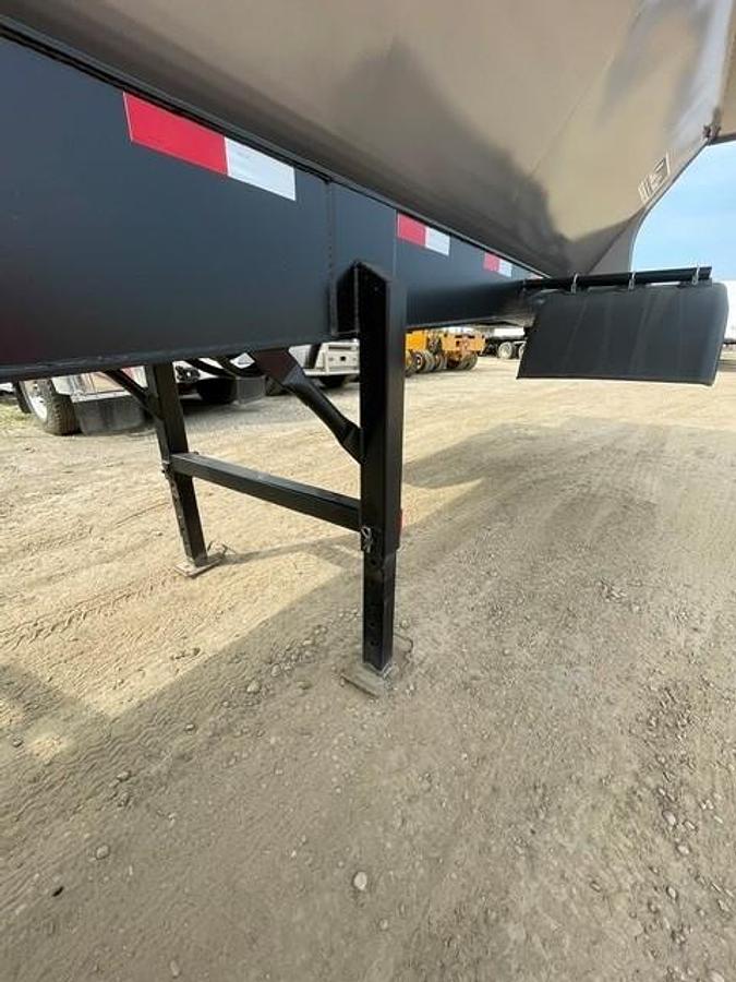 Used 2027 Load Line 36' Gravel Side Dump Lead/Pup