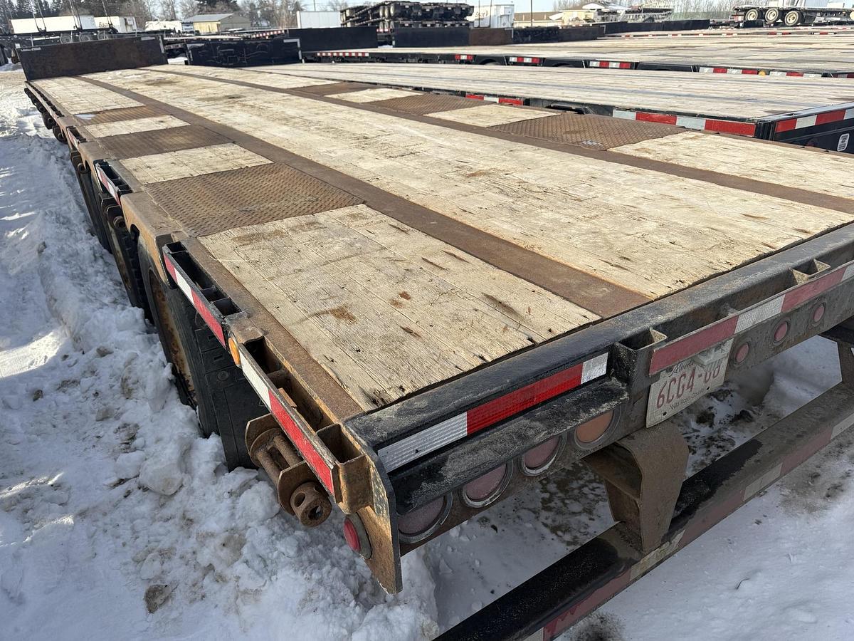 Used 2016 Manac 53' Tridem Step Deck