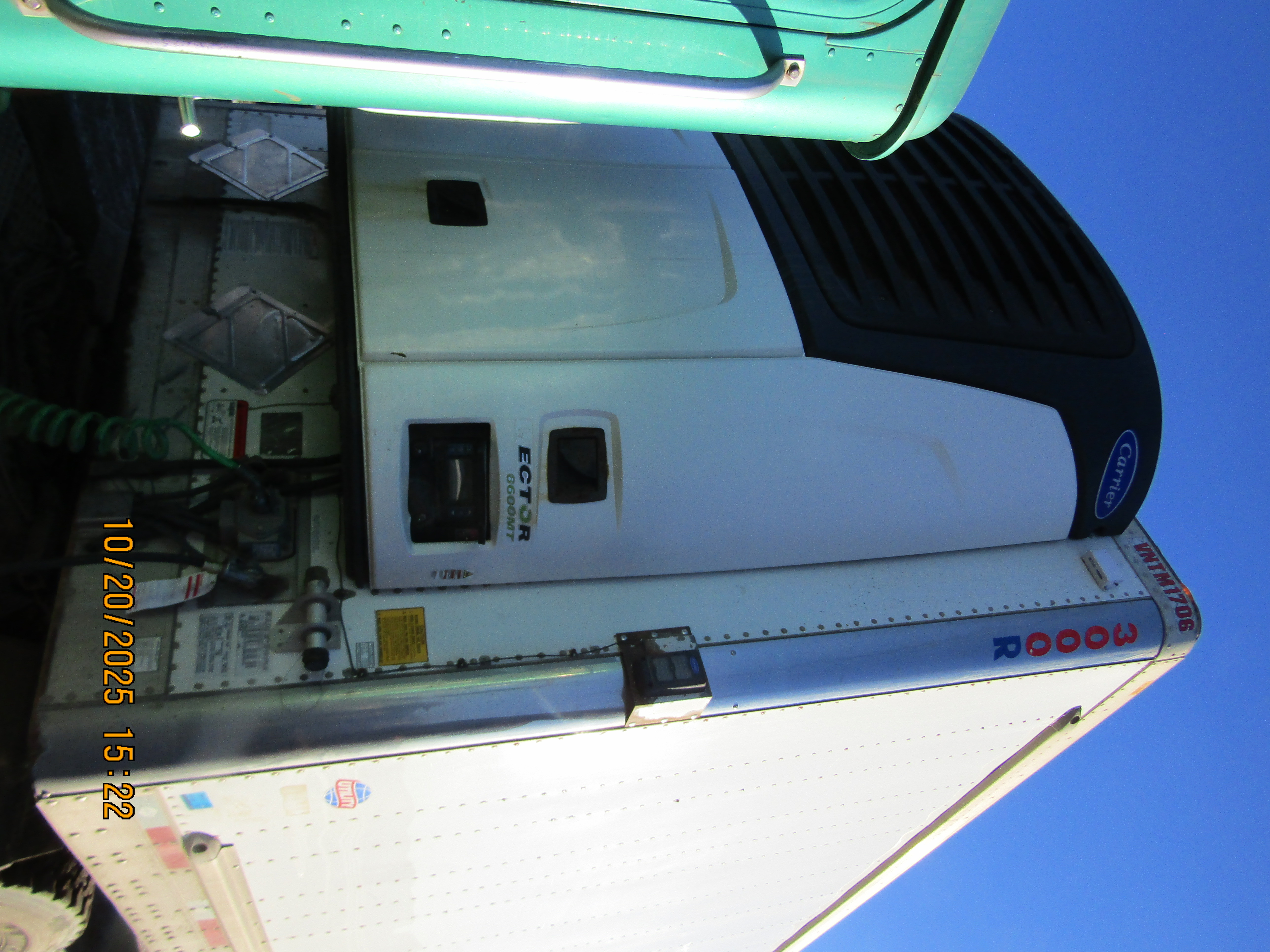 Used 2017 Utility 53' Multi-Temp Tridem Reefer/Refrigerated Van