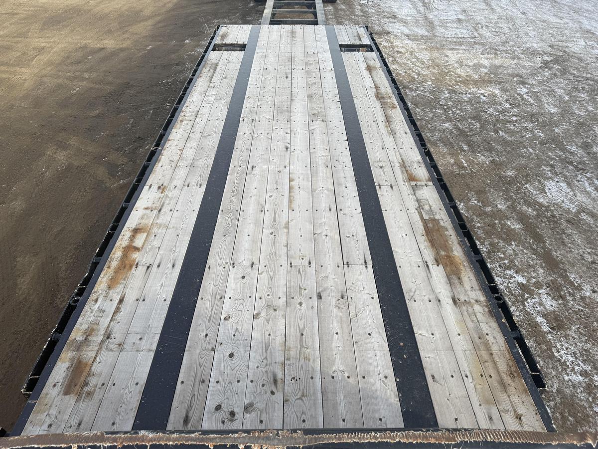 Used 2011 Manac 53' Tridem Extendable/Trombone Step Deck