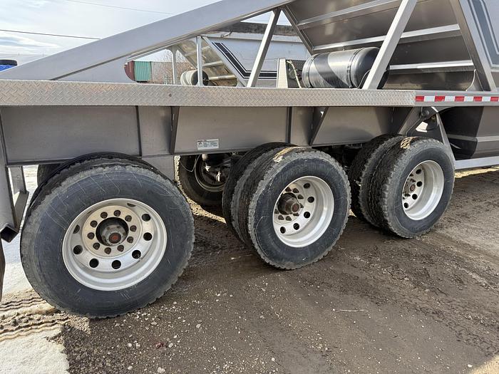 Used 2022 Load Line 40' Tridem Clam Dump