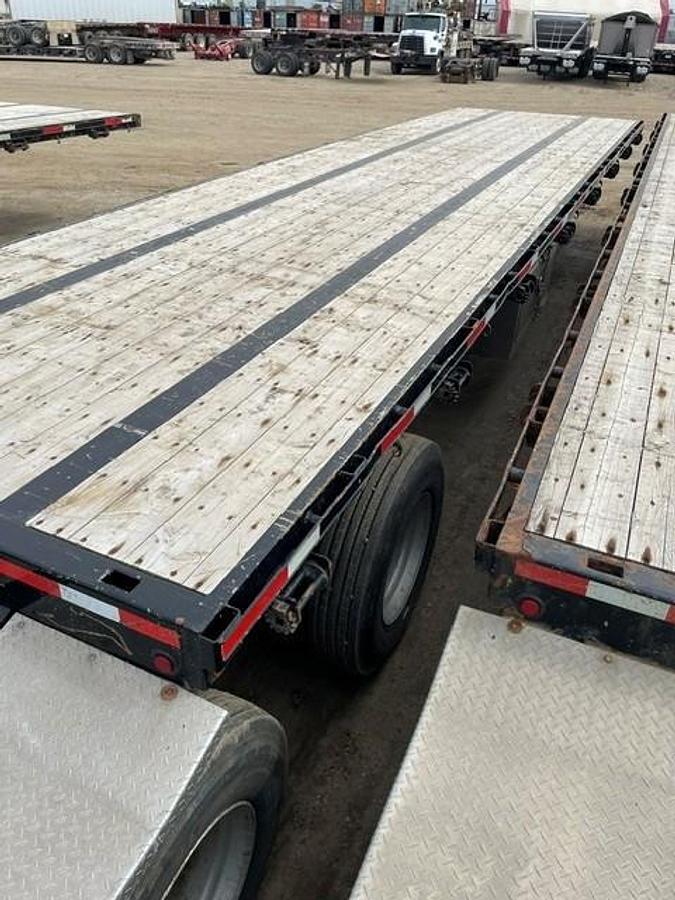 Used 2023 Lode King Super B Flat Deck Trailer - #FDSB1288/1289
