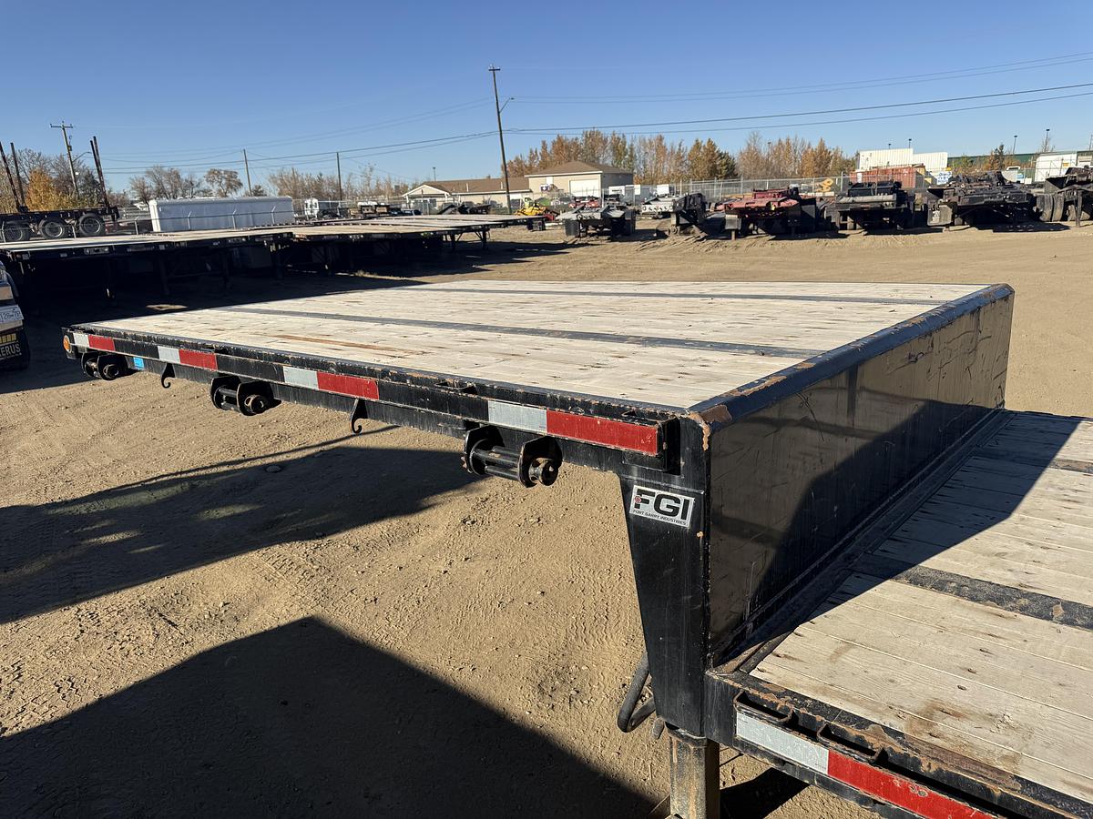 Used 2023 Lode King 53' Tridem Step Deck