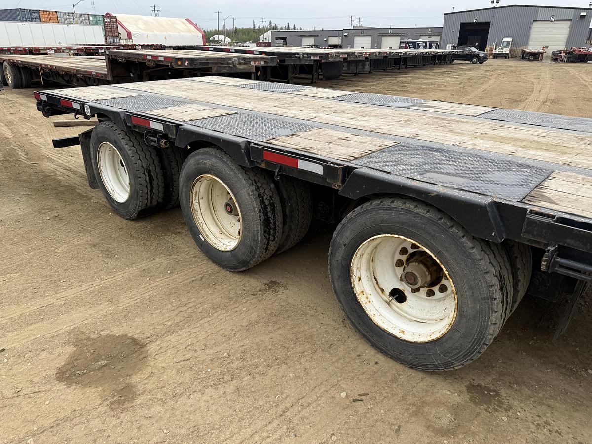 Used 2015 Manac 53' Tridem Step Deck