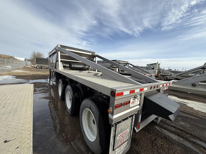 Used 2022 Load Line 42’ Triaxle Gravel Crossgate Clam Dump
