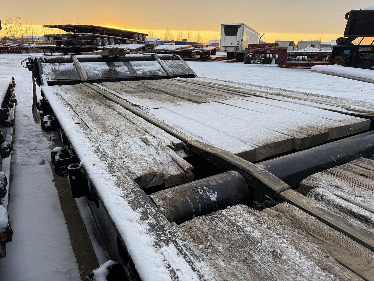 Used 2008 Doepker Tridem Scissor Neck with Rail