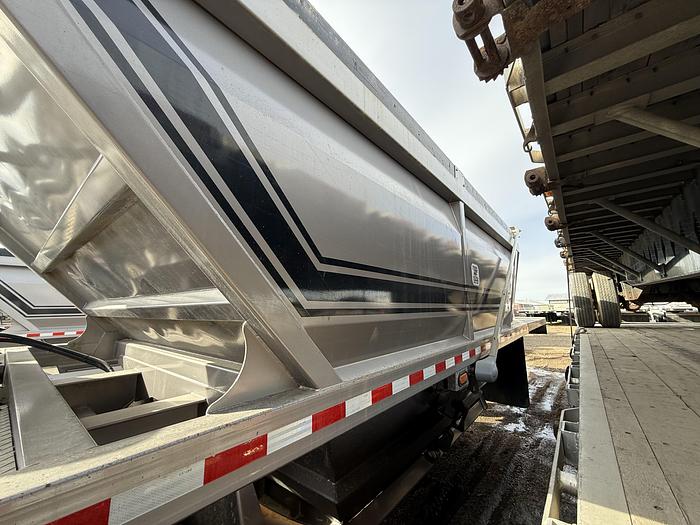 Used 2022 Load Line 40' Tridem Clam Dump