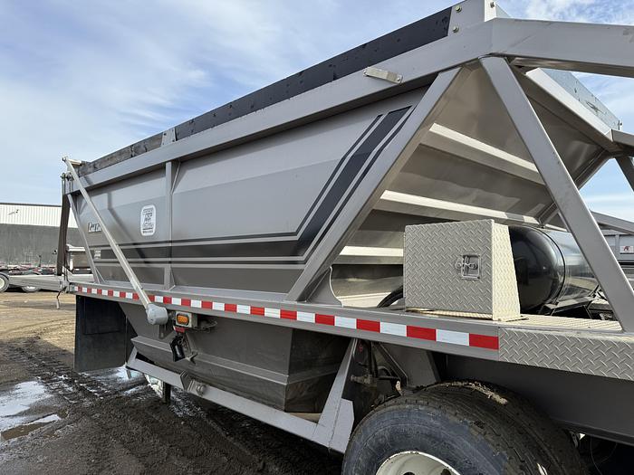 Used 2021 Load Line 40’ Tridem Clam Dump