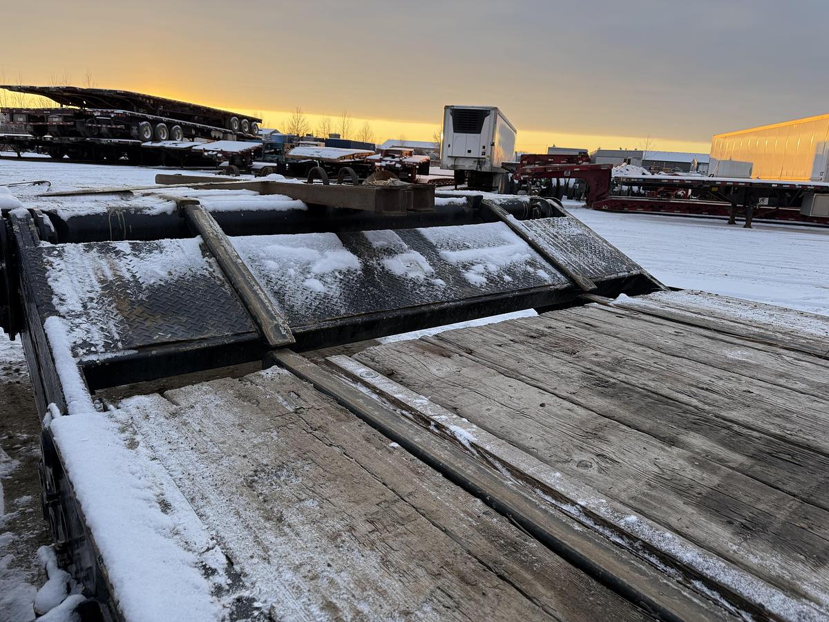 Used 2008 Doepker Tridem Scissor Neck with Rail