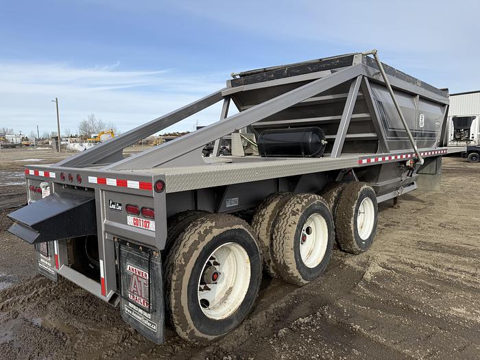 Used 2021 Load Line 40’ Tridem Clam Dump