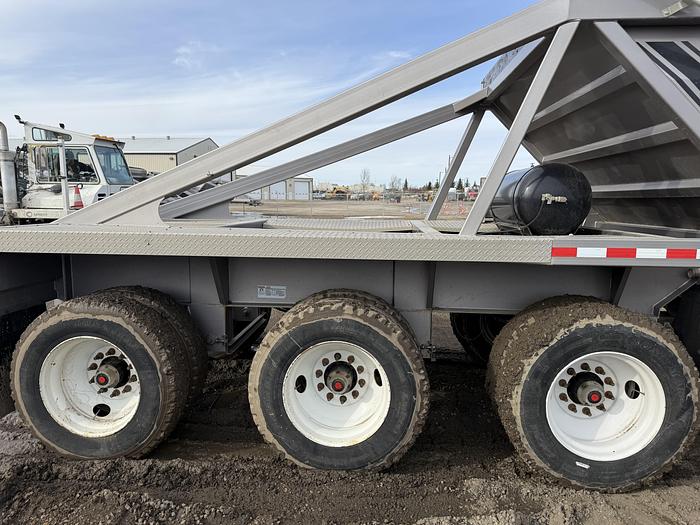 Used 2021 Load Line 40’ Tridem Clam Dump