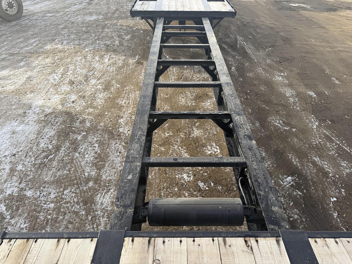 Used 2011 Manac 53' Tridem Extendable/Trombone Step Deck