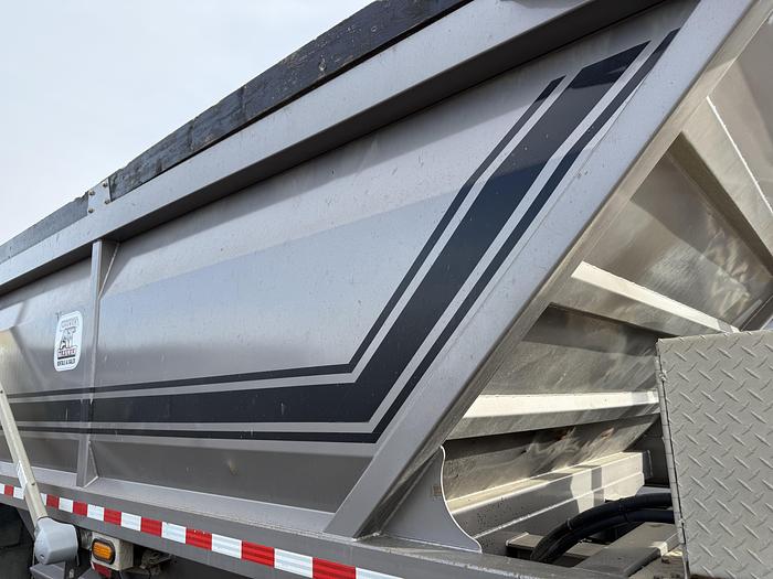 Used 2021 Load Line 40’ Tridem Clam Dump