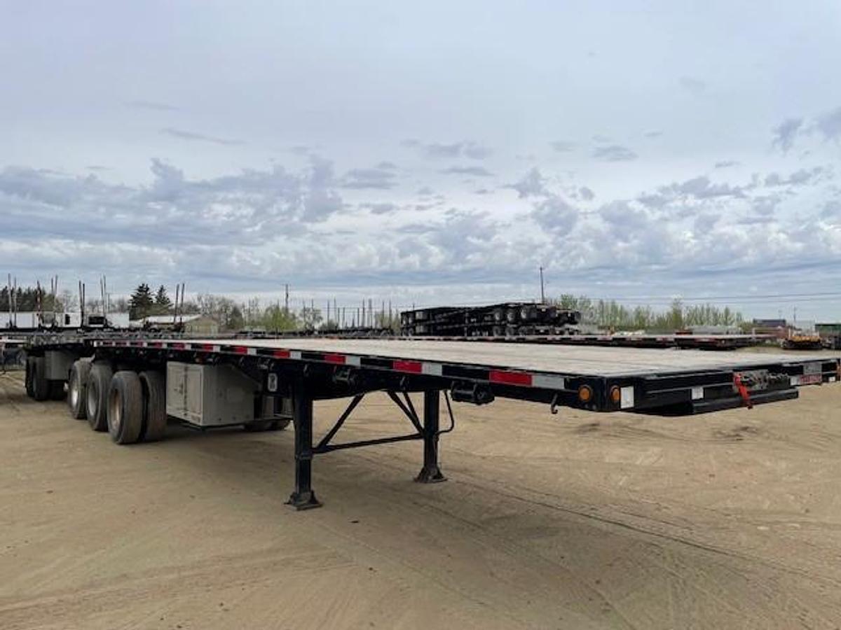 Used 2023 Lode King Super B Flat Deck Trailer - #FDSB1272/1273