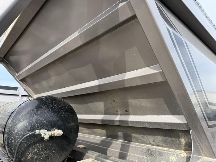 Used 2022 Load Line 40' Tridem Clam Dump