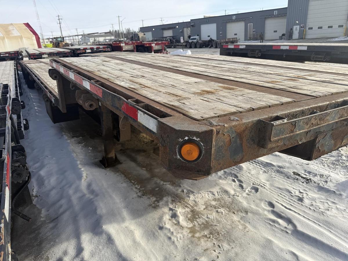 Used 2016 Manac 53' Tridem Step Deck