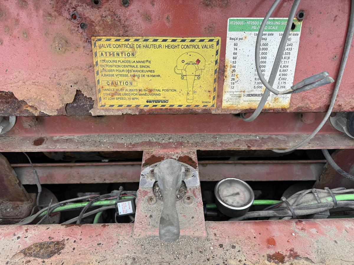 Used 2012 Manac 12 Wheel Double Drop Low Bed