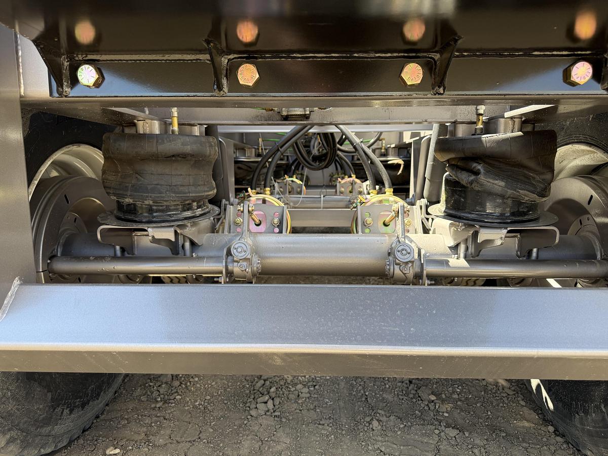 2025 Load Line 42' Tridem Clam Dump