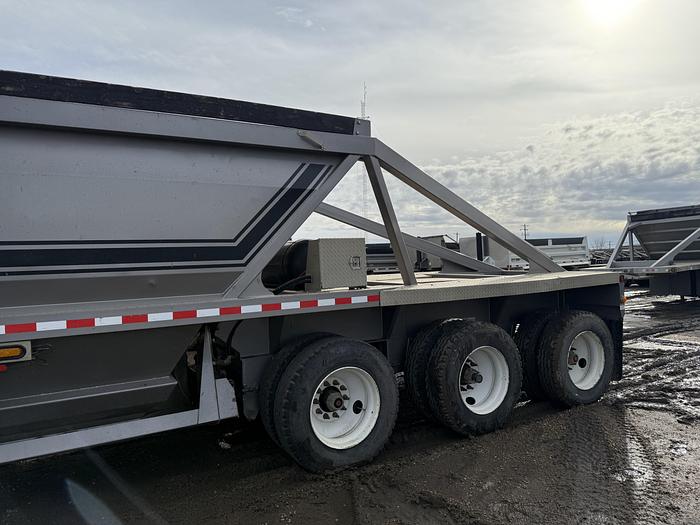 Used 2021 Load Line 40’ Tridem Clam Dump