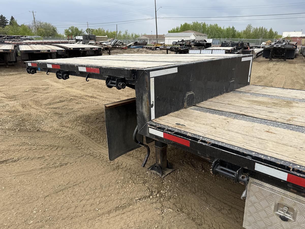 Used 2015 Manac 53' Tridem Step Deck
