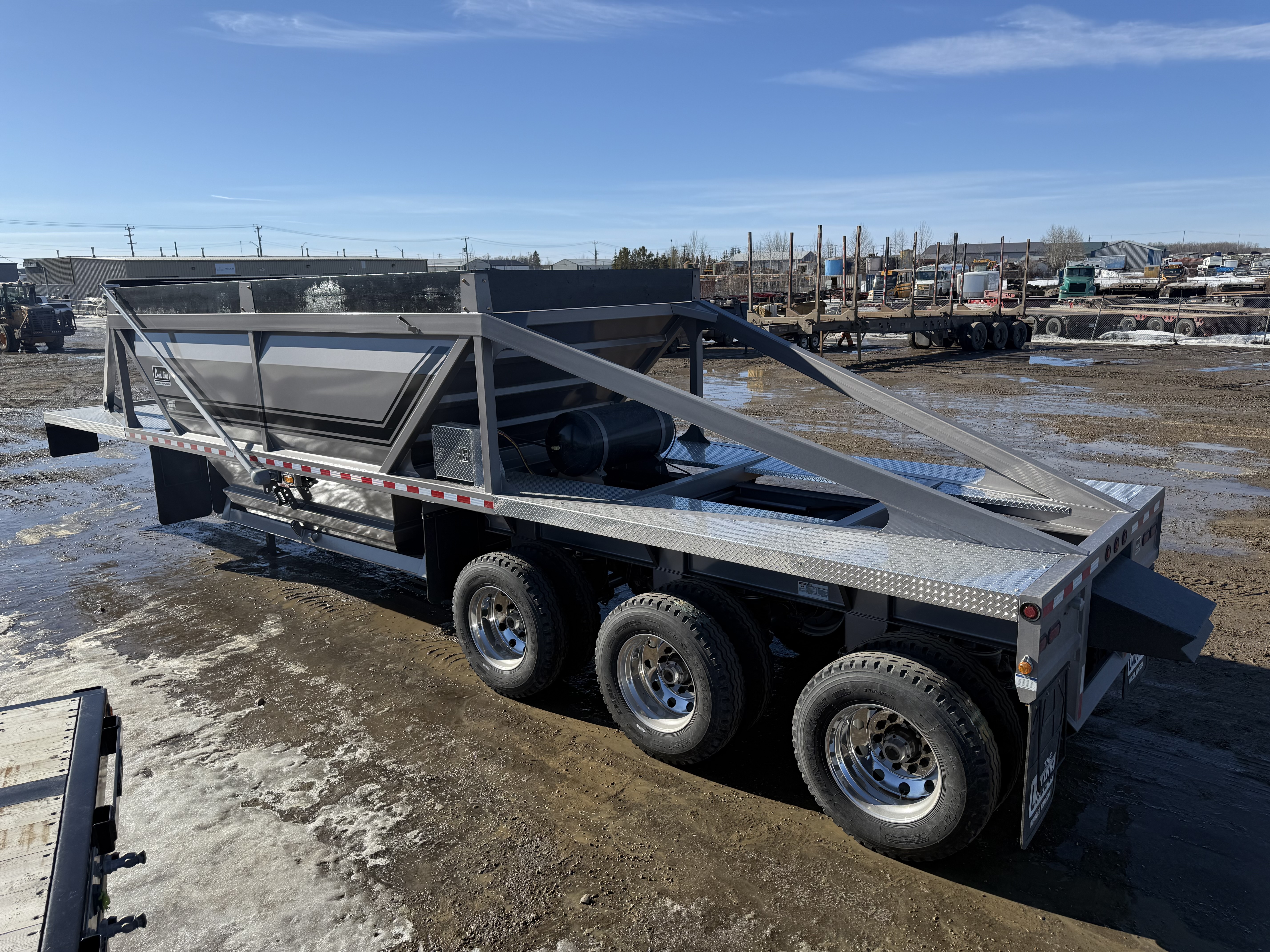 Used 2027 Load Line 42’ Tridem Clam Dump