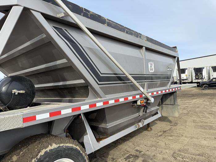 Used 2021 Load Line 40’ Tridem Clam Dump
