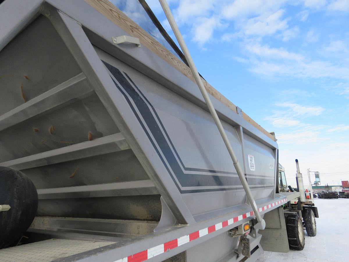 Used 2021 Load Line 40’ Tridem Clam Dump